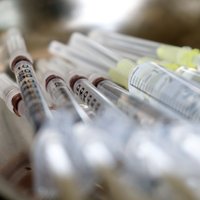 Covid-19: Pagājušajā nedēļā vēl samazinājies vakcinēšanas temps Latvijā
