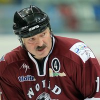 Eiroparlaments aicina Baltkrievijai atņemt PČ hokejā rīkošanas tiesības