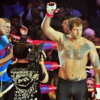 ВИДЕО: Александр Емельяненко нокаутировал чеха и попросился в UFC