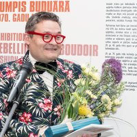 ФОТО: Историк моды Александр Васильев представил в Риге "Бунт в будуаре"