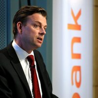Руководитель Swedbank покинул должность по желанию акционеров