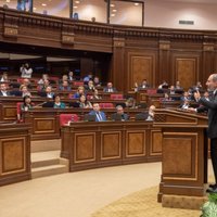 Президент Армении распустил парламент и назначил досрочные выборы