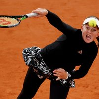 Ostapenko iekļūst 'French Open' dubultspēļu astotdaļfinālā
