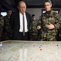 Francijas aizsardzības ministrs: Darām visu, lai novērstu ķīmiskā vai bioloģiskā uzbrukuma risku