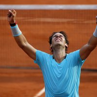 Nadals devīto reizi triumfē Francijas atklātajā čempionātā