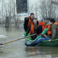 Fotoreportāža: plūdi turpina apgrūtināt Pļaviņu iedzīvotāju dzīvi