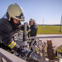 Foto: Rīgas ostā norisinās civilās aizsardzības mācības