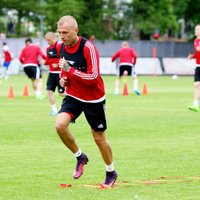 Latvijas izlases futbolists Rakels gūst traumu Polijā
