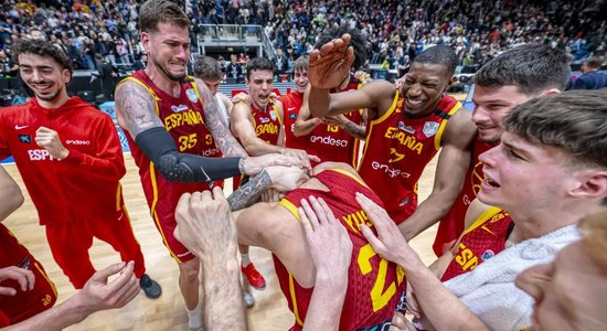 Video: Spānijas basketbolisti neticami izglābjas Bratislavā