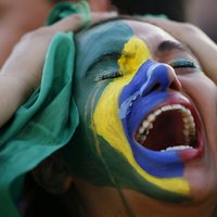ВИДЕО: Разочарованные бразильские болельщики устроили беспорядки