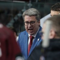 Traumas guvuši divi Latvijas izlases hokejisti, Vītoliņš slavē komandas pašatdevi