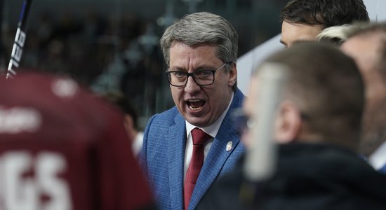 Traumas guvuši divi Latvijas izlases hokejisti, Vītoliņš slavē komandas pašatdevi