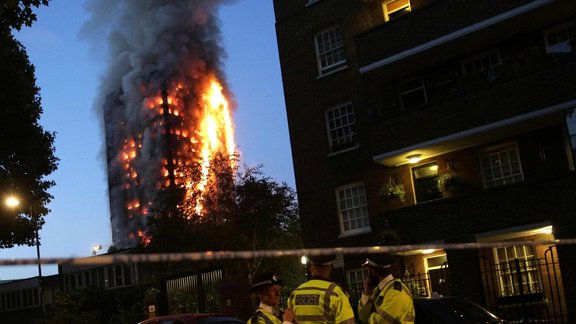 Ugunsgrēks  'Grenfell Tower' - 7