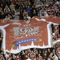 Nozagtais Rīgas 'Dinamo' fanu karogs atrasts un tiks nogādāts īpašniekiem