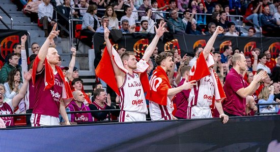 Video: Latvijas basketbolisti vēlreiz 'izskolo' pasaules grandu Spāniju