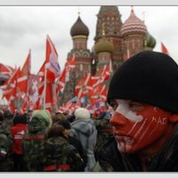 Rakstnieks Voinovičs brīdina par Krievijas sabrukuma draudiem