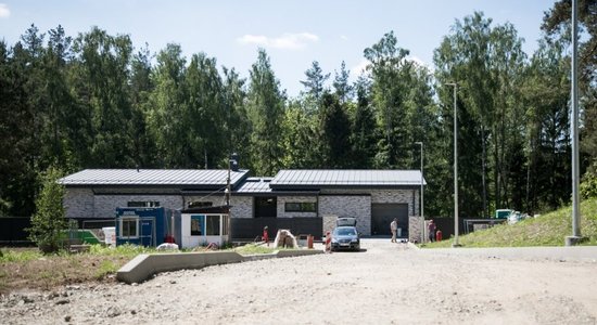 Foto: Daļas Grībauskaites mājas būvniecība uzņem apgriezienus