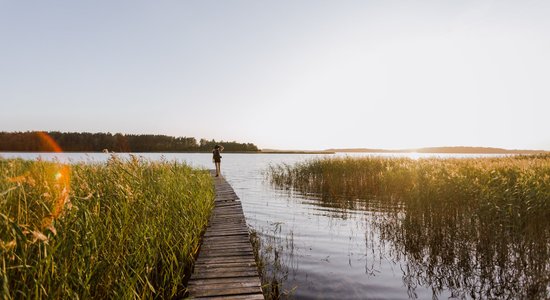 Nakts mežā: pārgājiena maršruts Usmas ezera apkaimē