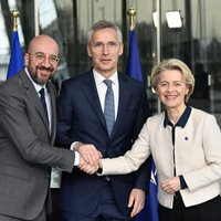 NATO un Eiropas Savienība paraksta vienošanos, solot stiprināt atbalstu Ukrainai