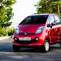 Indieši uzlabojuši pasaulē vislētāko auto 'Tata Nano'