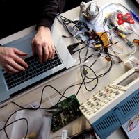 Сноуден: АНБ разрабатывает компьютер для взлома сверхсложных кодов