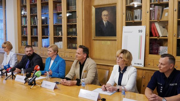 Vēlēšanām esam gatavi, apliecina atbildīgās iestādes; KNAB fiksējis 300 aģitācijas pārkāpumu