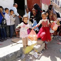 Miljoniem bērnu Jemenā draud bads, brīdina organizācija