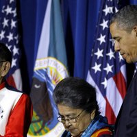 Умер индейский вождь — "приемный отец" Барака Обамы