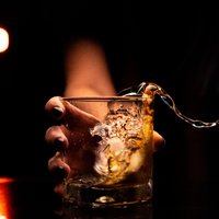 Zinātnieki nākuši klajā ar vienkāršu stratēģiju, kā samazināt alkohola lietošanu