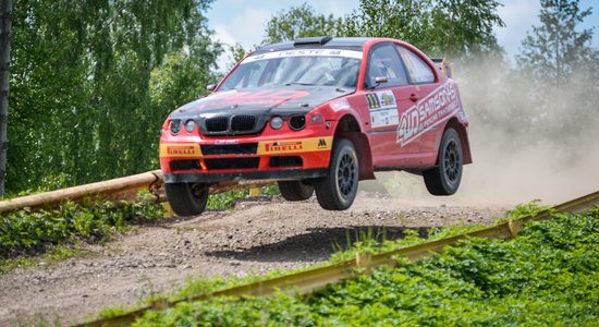 Foto: 'Rally Talsi' neticamu uzvaru izcīna lietuvieši