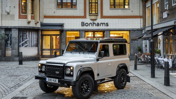 Land Rover Defender