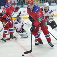 Spruktam rezultatīva piespēle CSKA uzvarā pret 'Slovan' hokejistiem