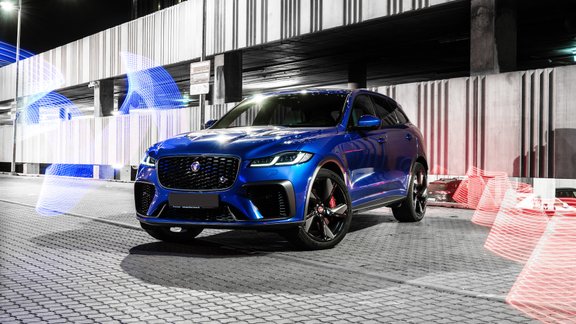 Jaguar F-Pace SVR