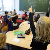 Немецкого учителя отстранили от работы за расизм
