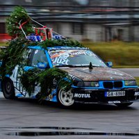 ФОТО: Этот водитель BMW явно подготовился к праздникам (+ пояснение очевидца)