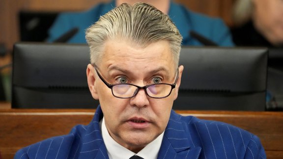 "Septembrī, visticamāk, mani noņems" – Jansons pats no tiesībsarga amata atkāpties neplāno