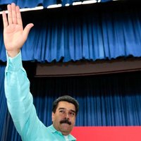 Venecuēlas opozīcija ar petīciju rosina Maduro atcelt no prezidenta amata