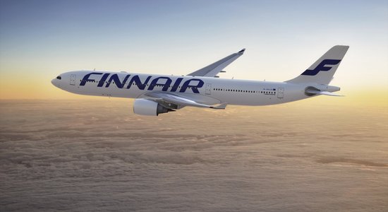 'Finnair' reiss Nr. 666 melnajā piektdienā lido uz Helsinkiem jeb 'HEL'