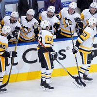 Bļugers un 'Penguins' NHL regulāro sezonu noslēdz ar 'sauso' uzvaru