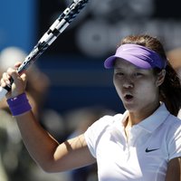 Ķīnietei Li otrā uzvara WTA sezonas noslēguma turnīrā