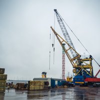 В Рижском порту продолжает сокращаться перевалка грузов