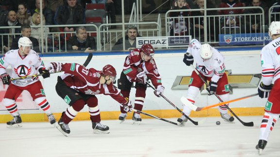 KHL spēle hokejā: Rīgas Dinamo - Avtomobiļist - 29