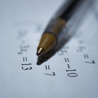 Vāc parakstus par matemātikas eksāmena nokārtošanas latiņas celšanu