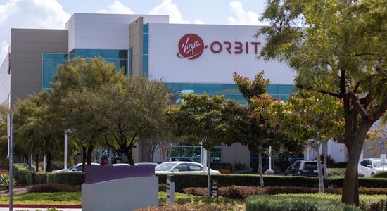Brensona uzņēmums 'Virgin Orbit' atlaidīs 85% darbinieku
