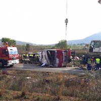 Spānijā avarējis 'Erasmus' studentu autobuss; vismaz 13 bojāgājušo