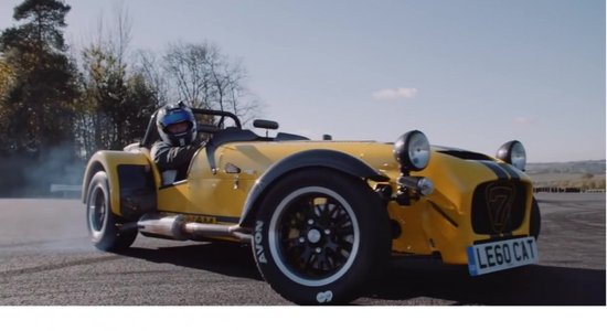 Video: 'Caterham' uzstādījis rekordu visvairāk 'saulīšu uzgriešanā' vienā minūtē