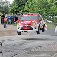 Sirmaci pēc otrās Polijas WRC dienas no otrās vietas šķir vien 1,2 sekundes