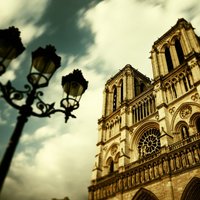 Atskats vēsturē: Parīzes Dievmātes katedrāle no viduslaikiem līdz mūsdienām