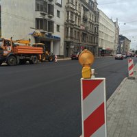 Brīvības un Lāčplēša ielā 'Rīgas ūdens' turpinās kanalizācijas vadu atjaunošanu