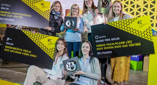 Latvijas e-komercijas gada balvu 'E-komercijas zvaigzne 2023' izcīna jaunuzņēmums 'Selfnamed'